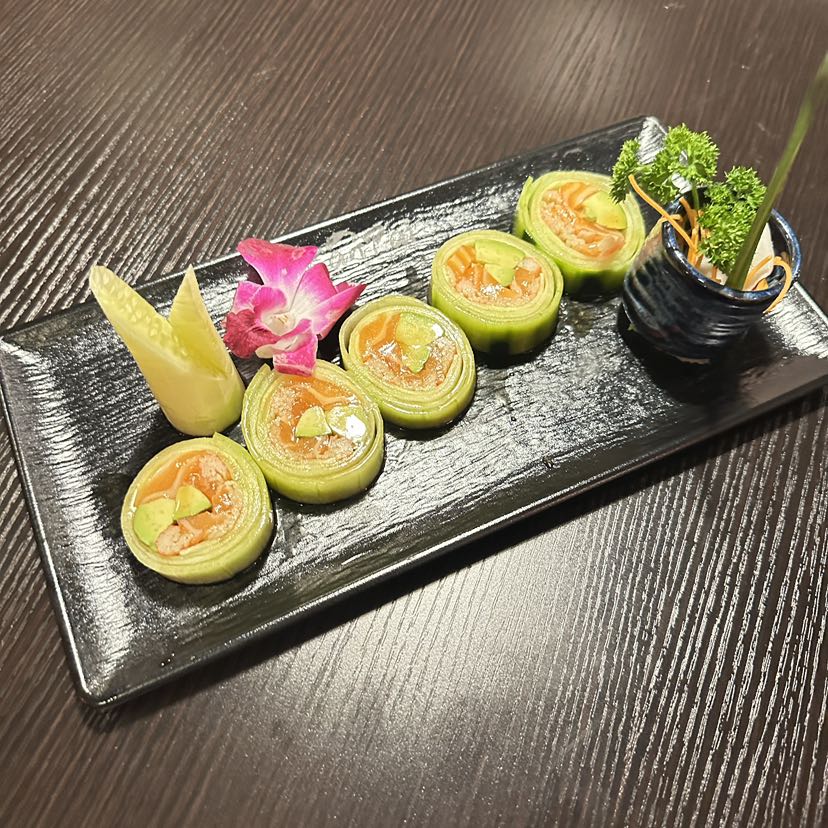 Signature Raw rolls — Salmon Naruto